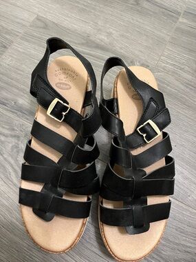 Dr. Scholl's Black Strappy Buckle Sandals